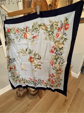 Like new VTG Tiffany & Co. Navy and White Floral Silk Scarf